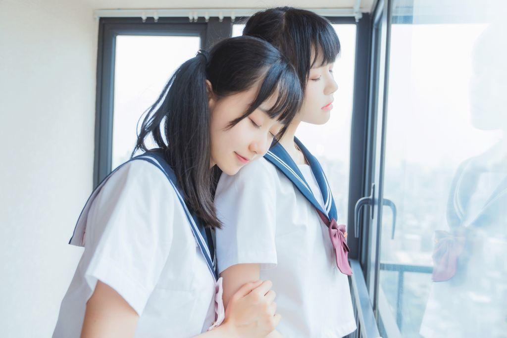 Coser @ 桜 桃 喵 Vol.047: 制服 双子 (38 photos)(2)