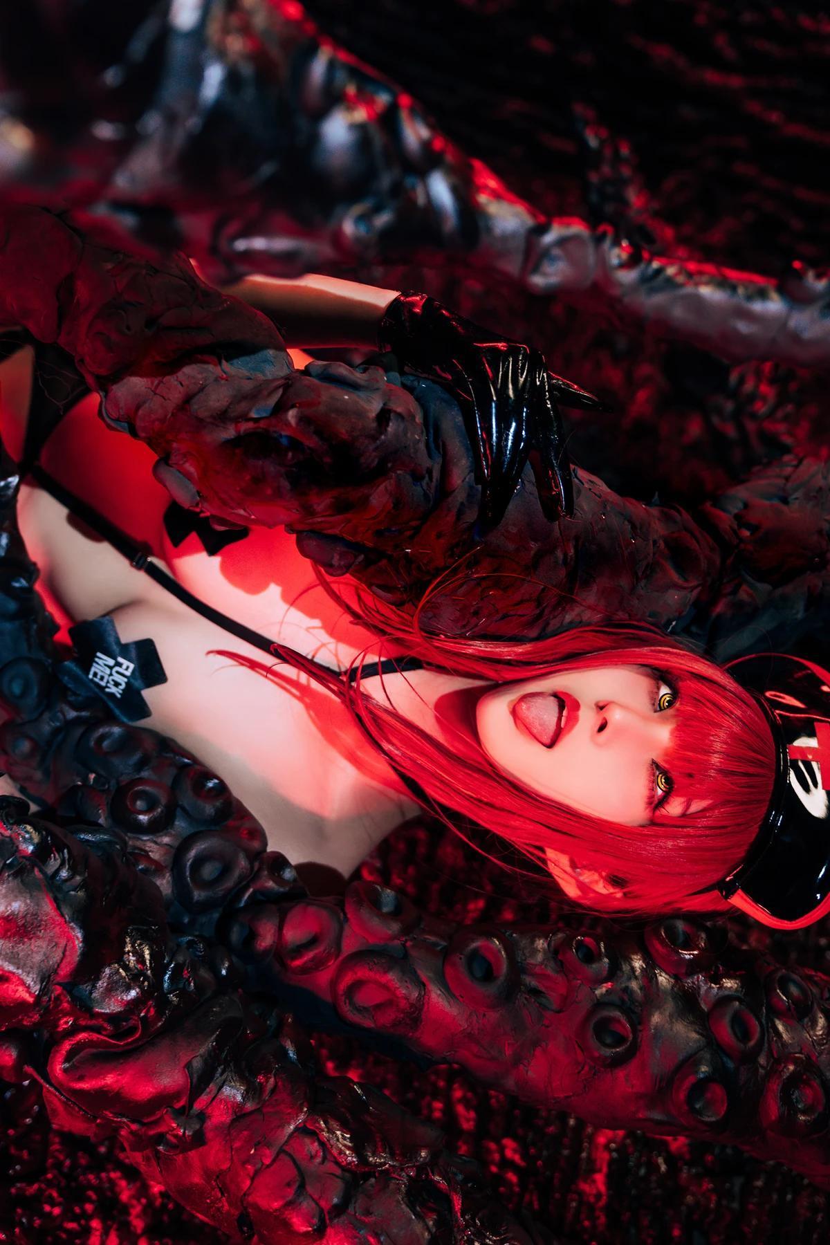 Cosplay Natsuko夏夏子 – 玛奇玛护士(68)