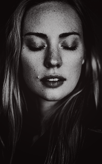 Deborah Ann Woll UR4A7Qoe_o