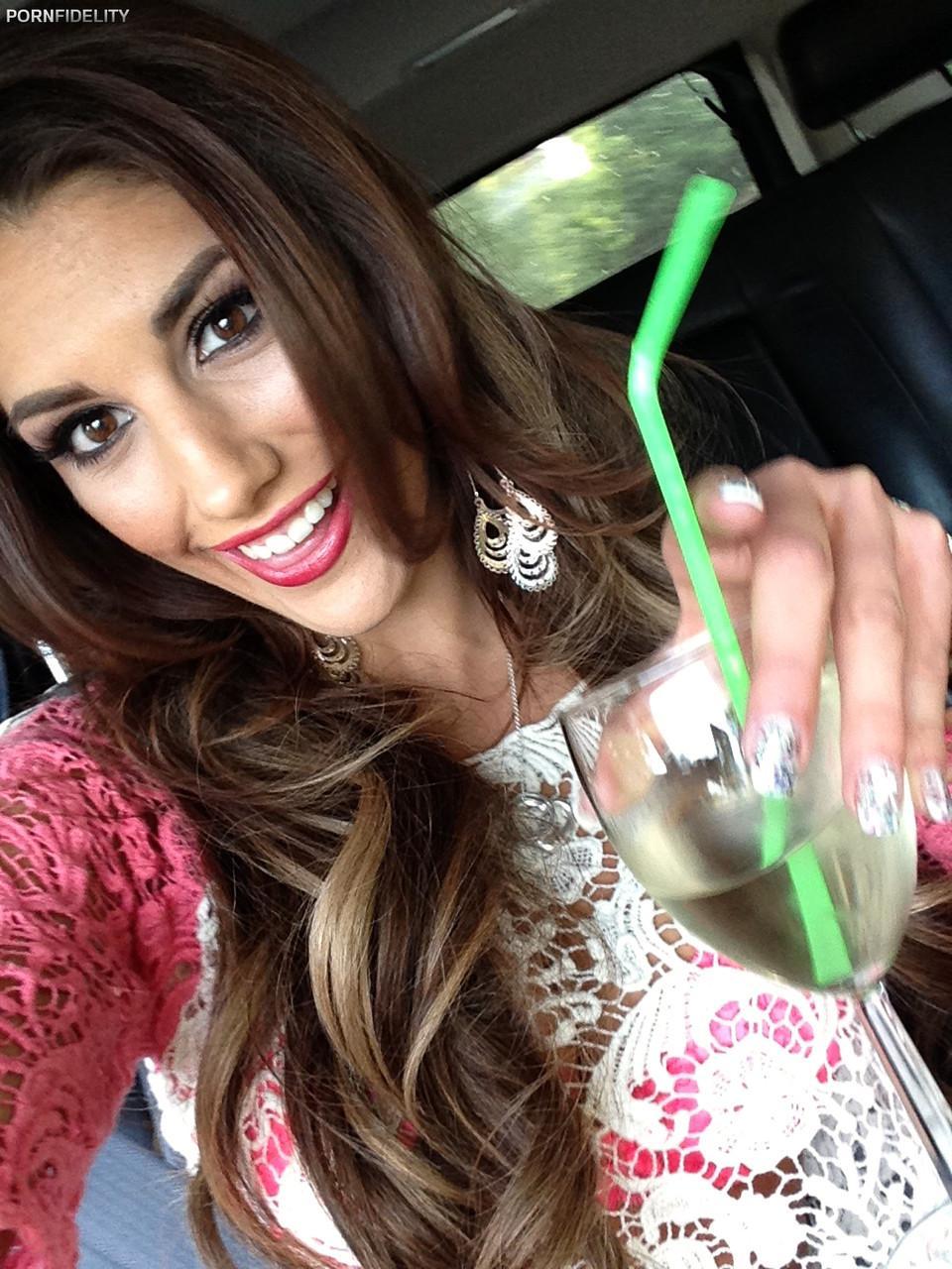 Canadian teen August Ames gets naked while candidly changing various outfits(10)