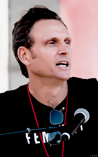 Tony Goldwyn GiLSPOnp_o