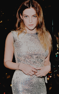 Riley Keough T6aOZu6P_o