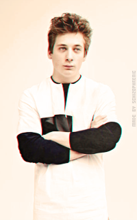 Jeremy Allen White F01DsZHc_o