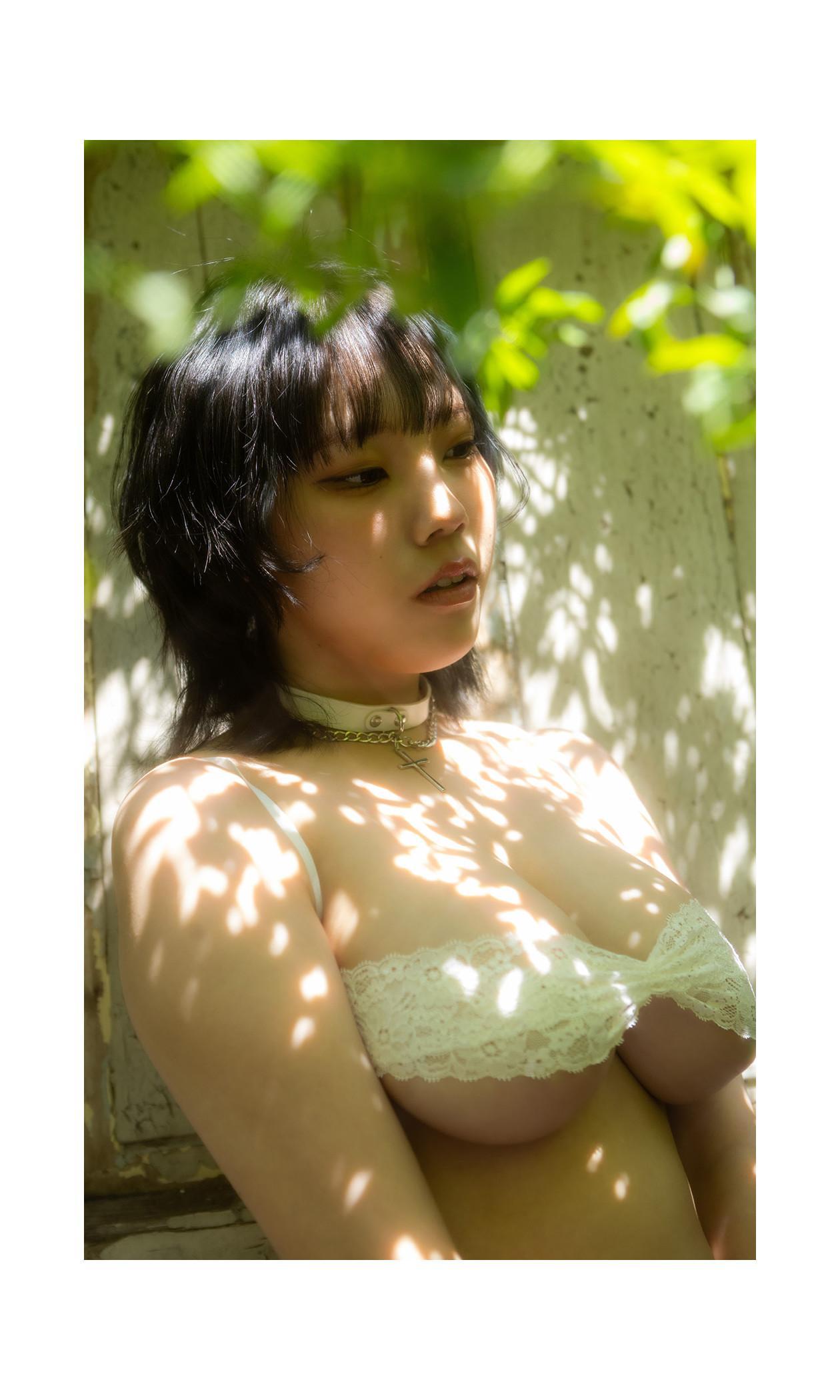 Agehasan Botto アゲハサン・ボット, 写真集 宇宙カラノ侵略者 「J-Cup Butterfly」 Set.01(19)