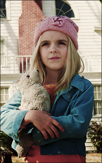 Mckenna Grace Pt46VpEa_o