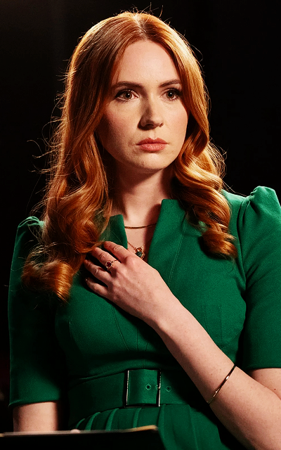 Karen Gillan - Page 2 LfmAngCJ_o