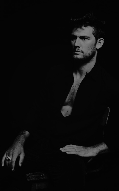 Alex Pettyfer 3JxgZYts_o