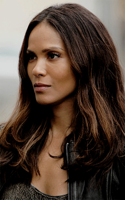  Lesley-Ann Brandt - Page 2 RebEkW1D_o