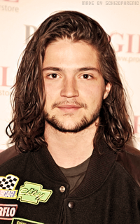 Thomas McDonell NgBlqFHE_o