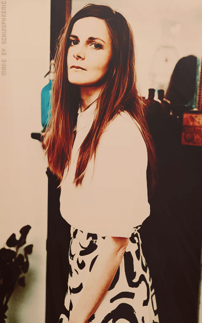 Louise Brealey DaKTWrDE_o