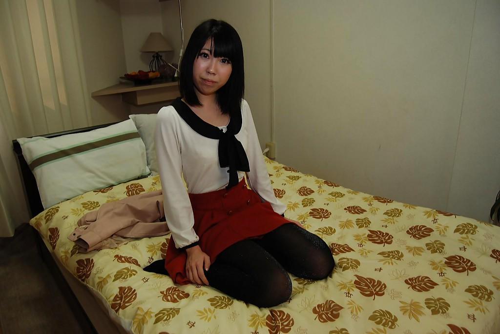 Shy asian chick in pantyhose undressing and vibing her hairy slit(3)