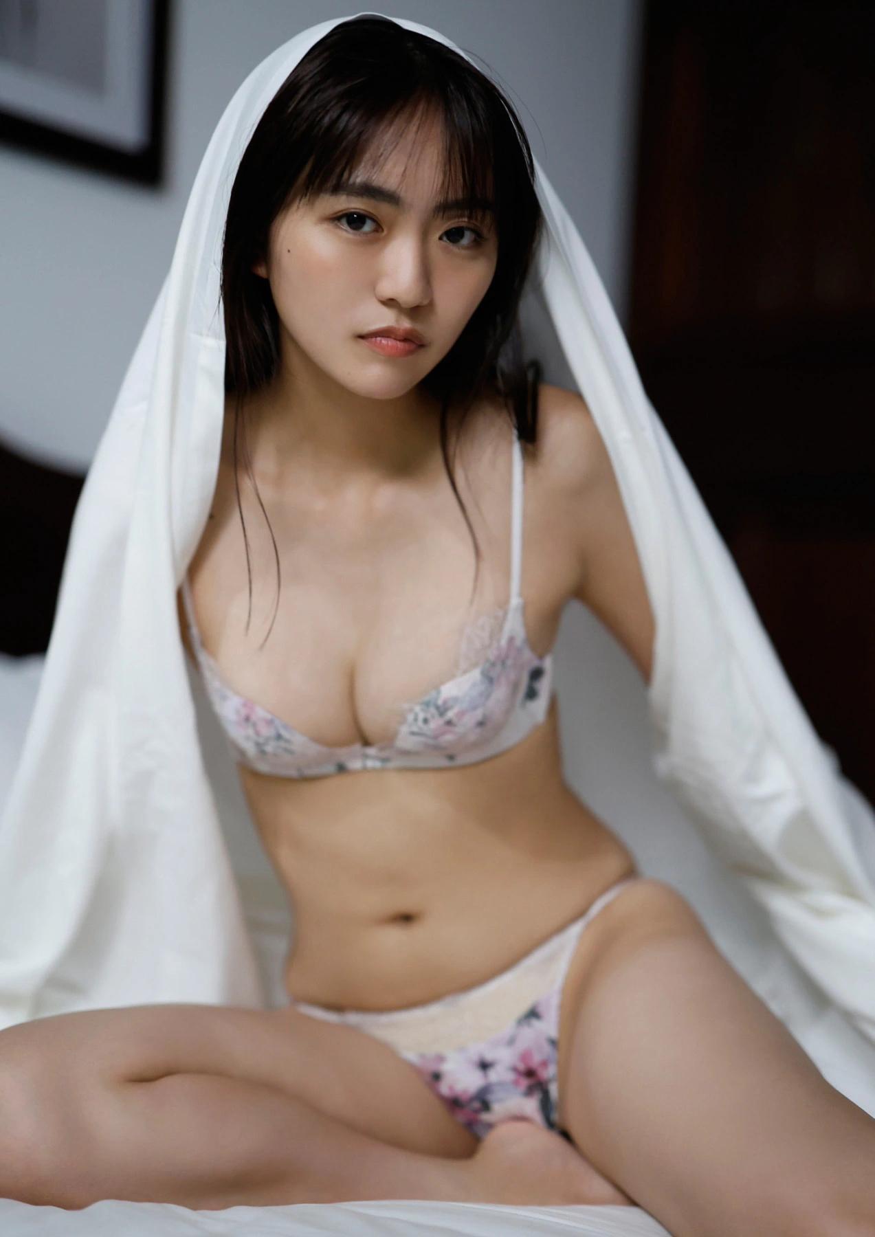 Runa Toyoda 豊田ルナ, 写真集 『side-B：Good to see Moon』 Set.04(2)