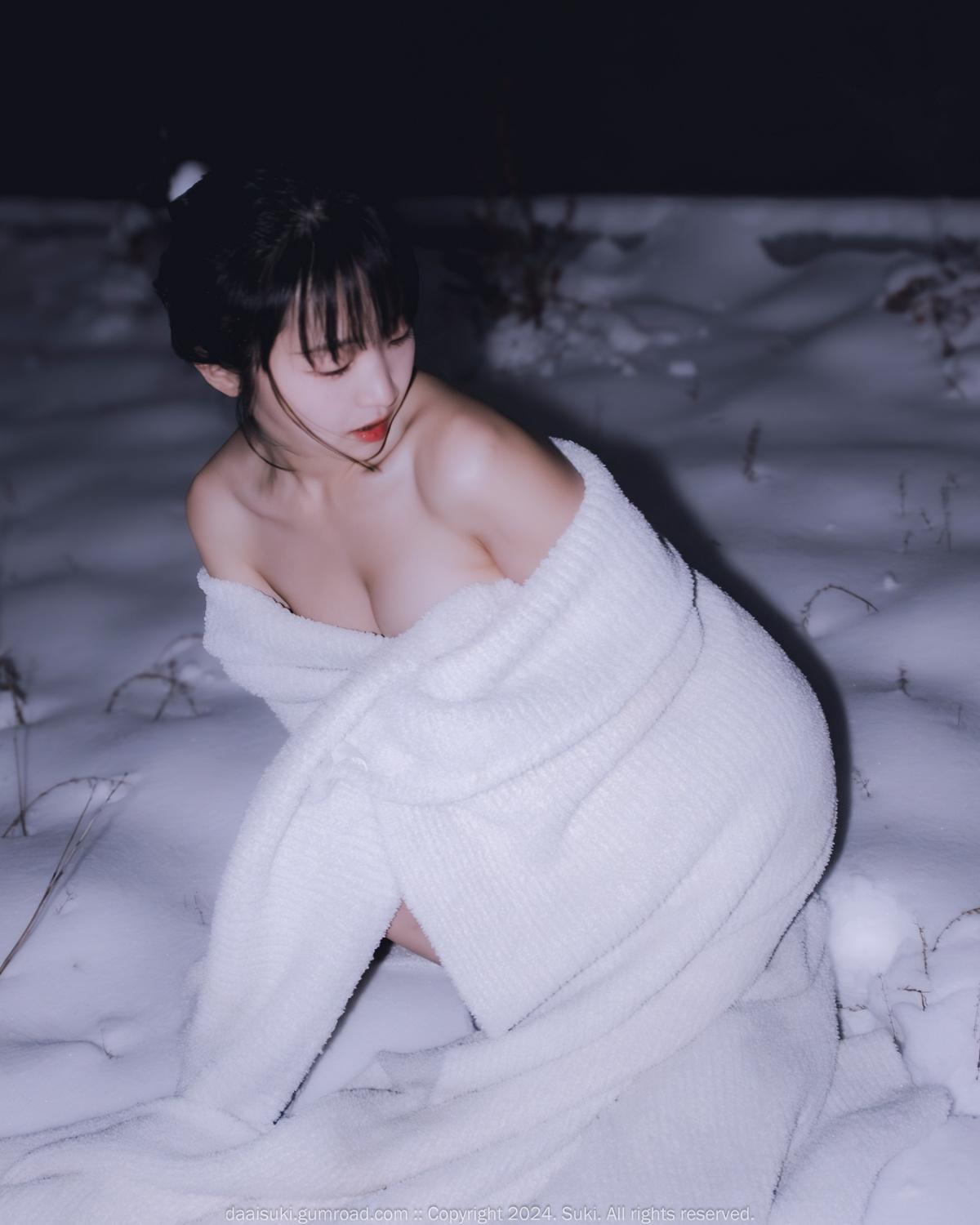 Suki 숙희, Photobook “Snowy Night” Set.01(3)