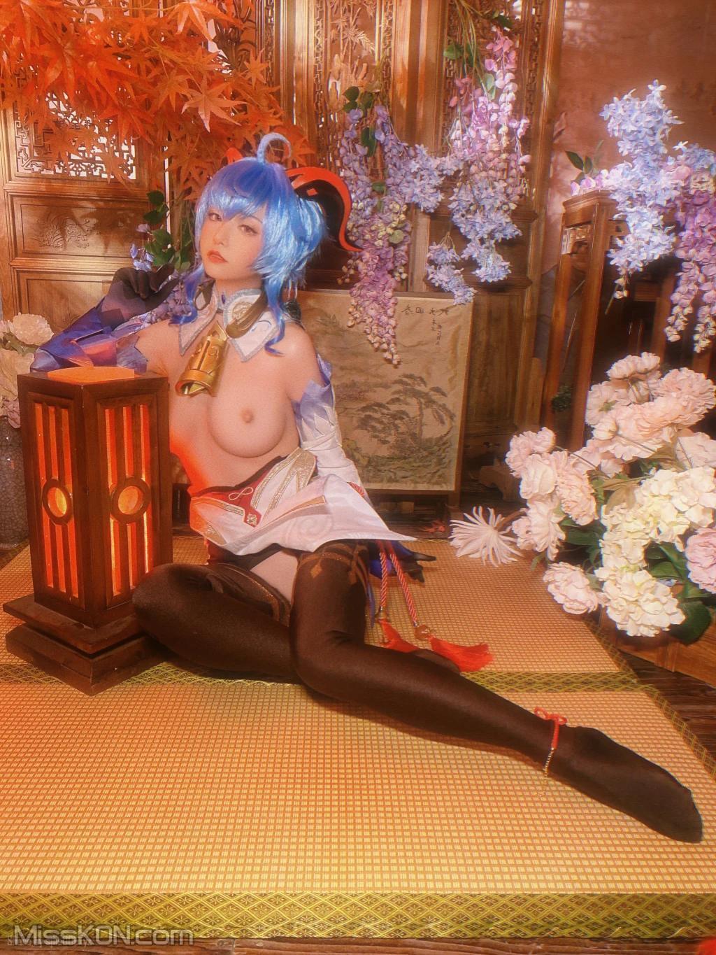 Coser@爆机少女喵小吉 (Nekokoyoshi): 原神-甘雨 (49 photos )(35)
