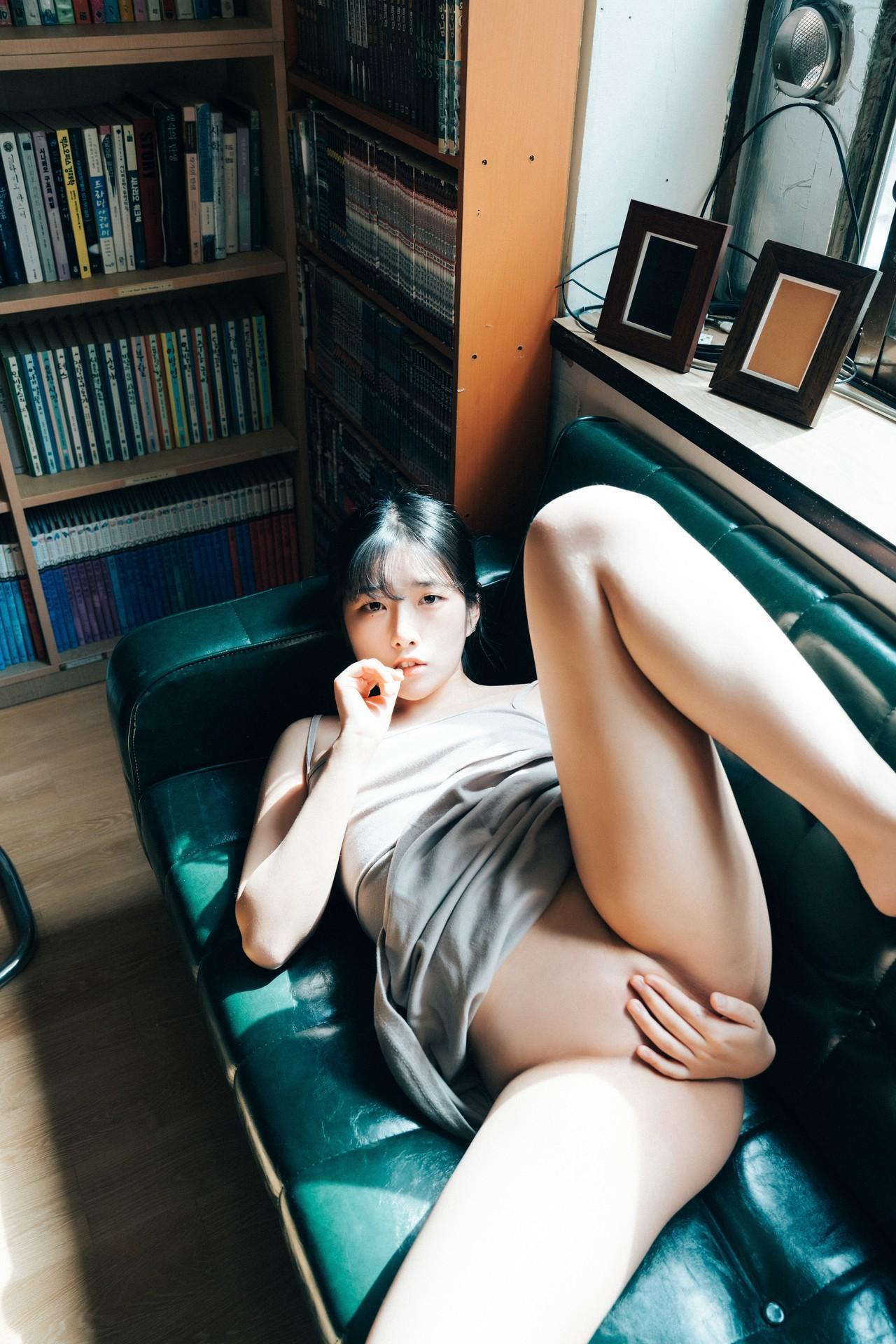 Sonson 손손, [Loozy] Comic Shop Girl (+S.Ver)(28)