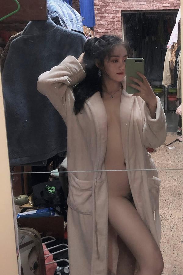 大二气质美女吴X晶宿舍无圣光视图(22)