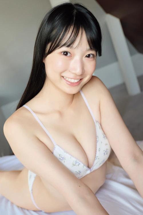Shiori Momota 百田汐里, FLASH 2025.07.22 (フラッシュ 2025年7月22日号)