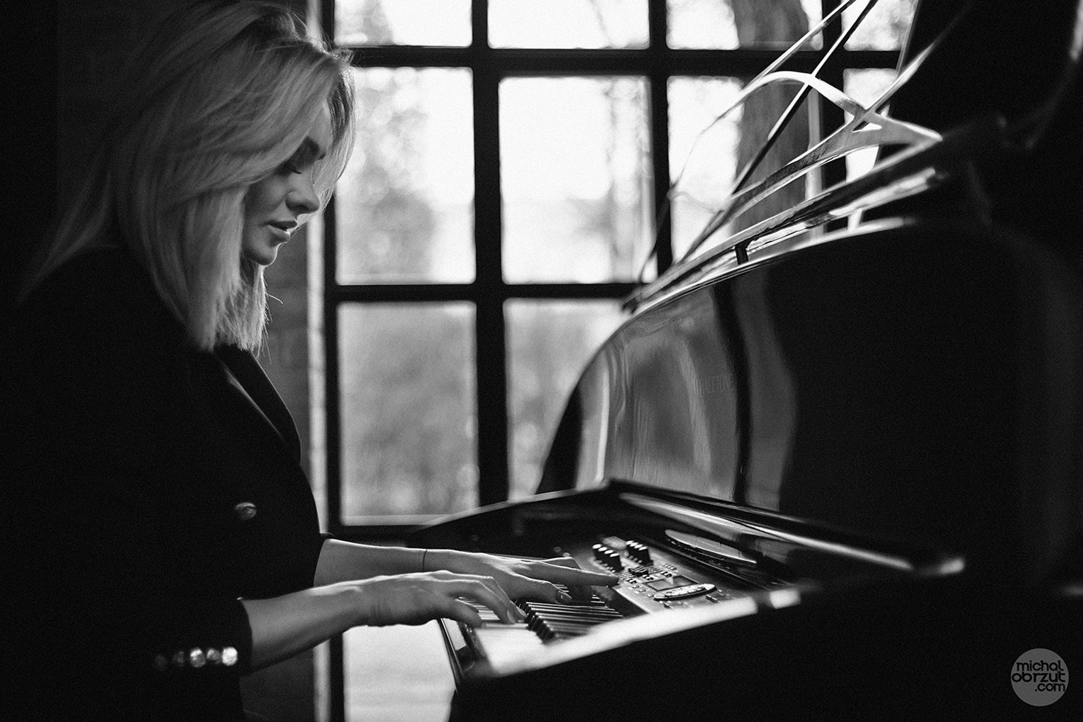 Piano Girl / Sylwia Nowak by Michal Obrzut Piano Girl / Sylwia Nowak by Michal Obrzut