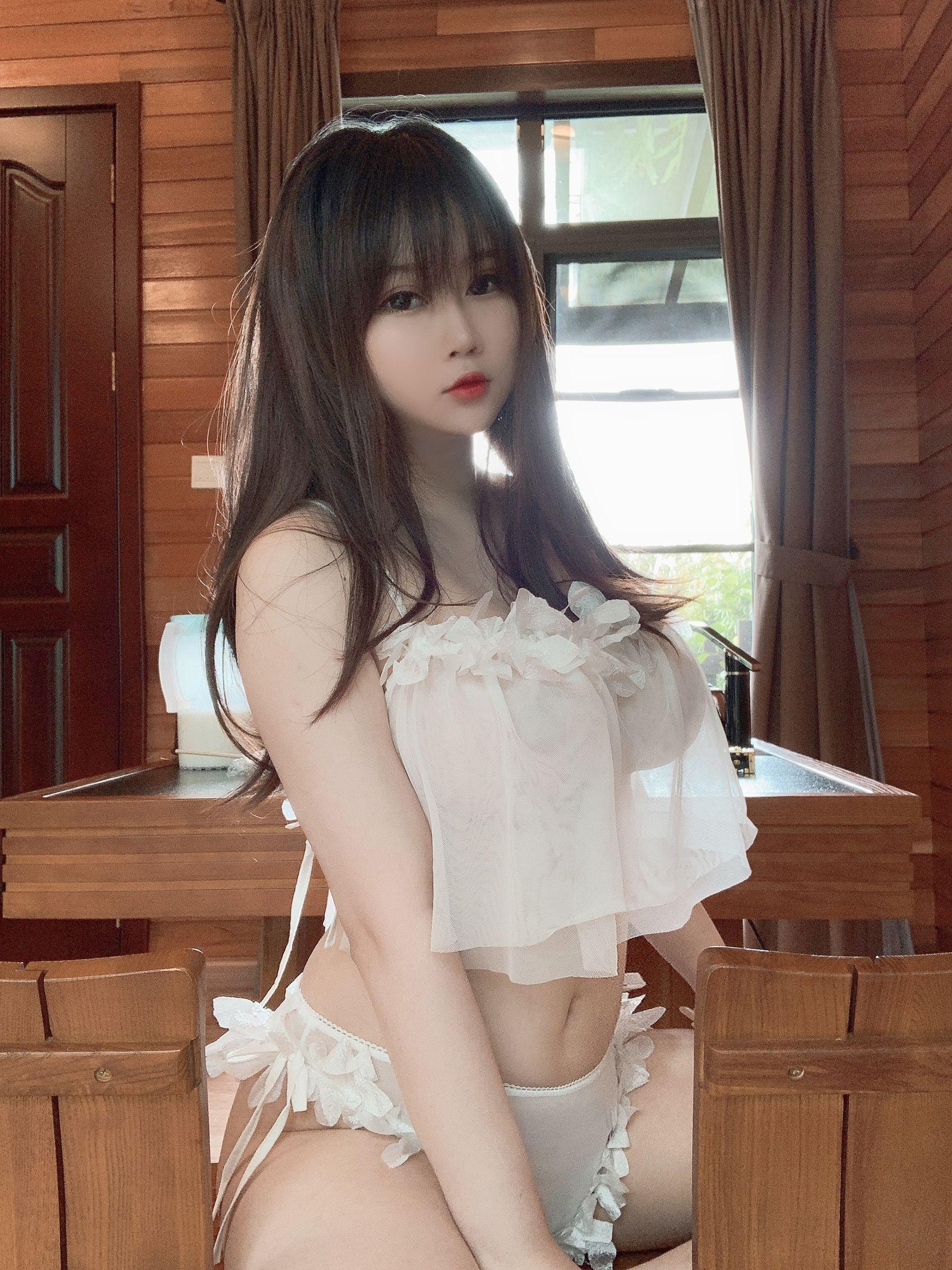 [Cosplay] 蜜桃少女是依酱呀 – 夏日(24)