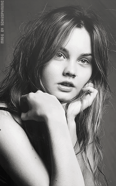 Liana Liberato PCWDyI3r_o