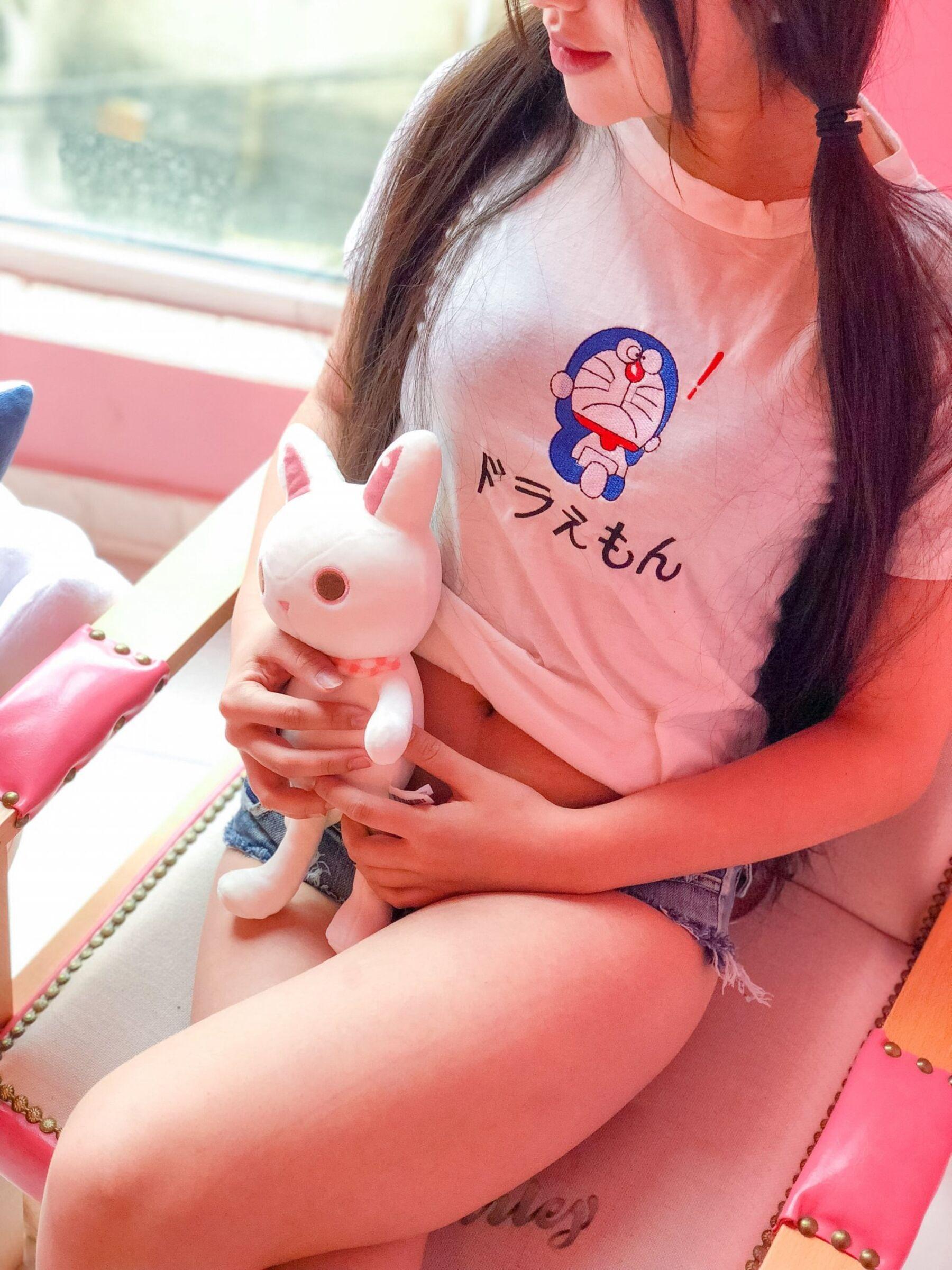 国模人体 是你的猫仙啊《窗前粉红少女》(2)
