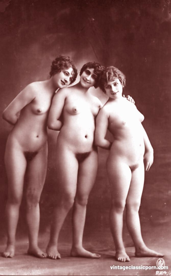 Beautiful French women show their nice tits & trimmed cunts in a vintage scene(4)