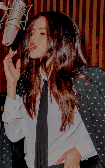 Selena Gomez Y5KMDTrB_o
