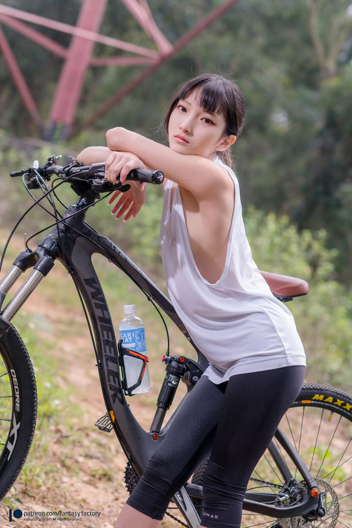 FantasyFactory Xiaoding Ding-Bicycle Riding 11