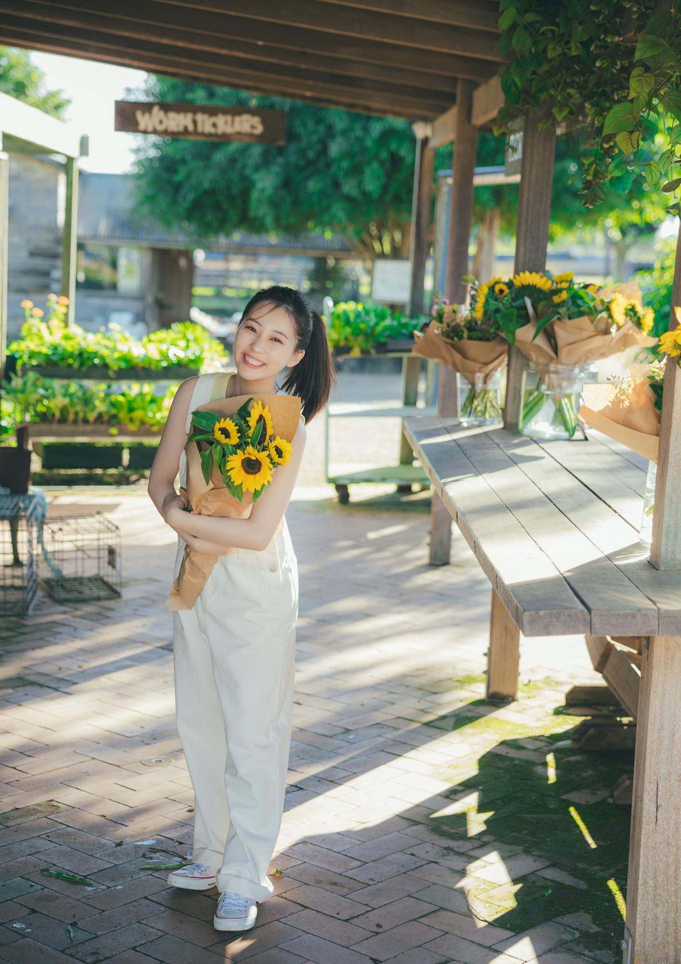 Miku Tanaka 田中美久, 週プレ Photo Book 「もっと、気ままに。」 Set.01(7)