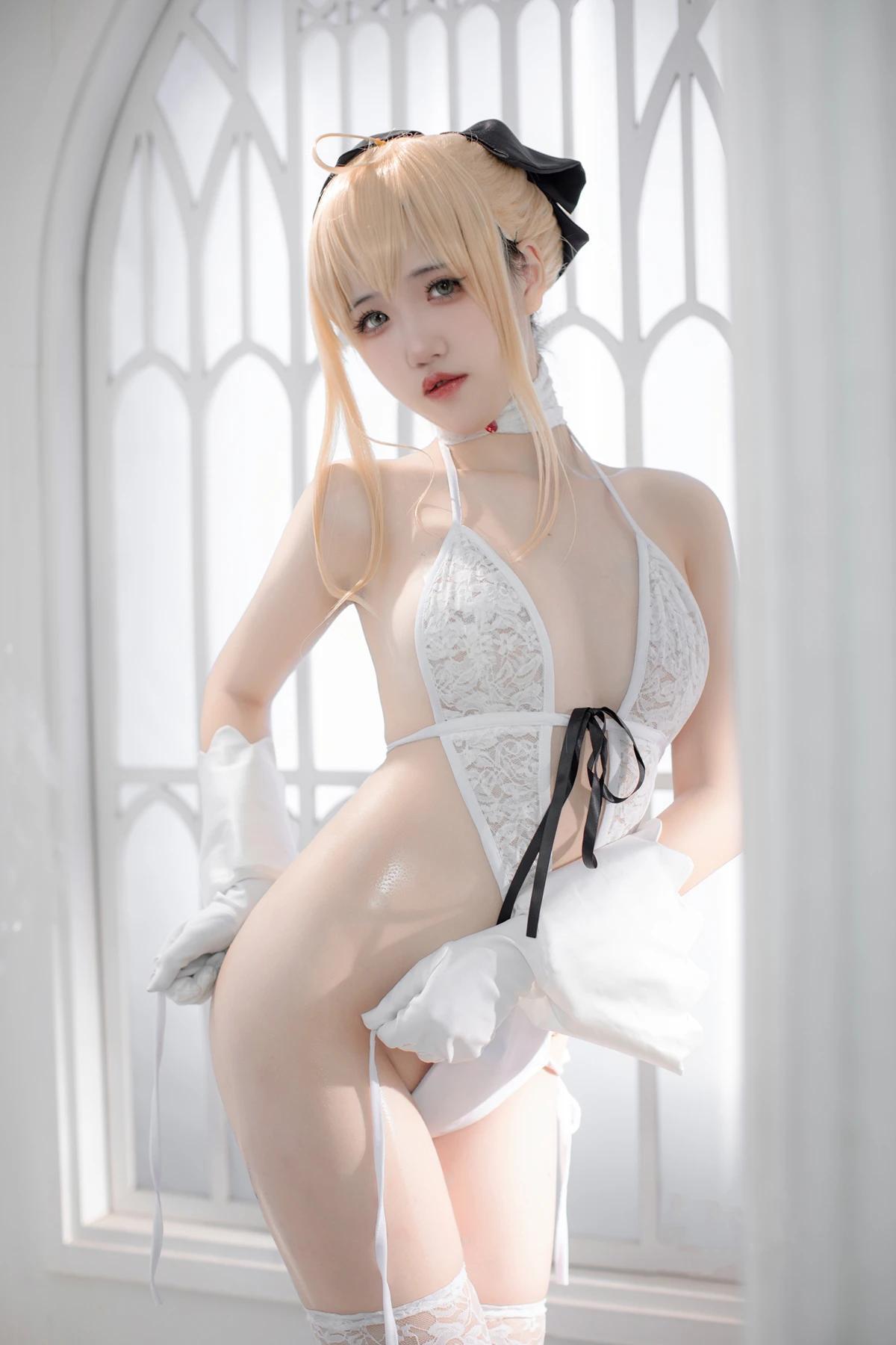 Cosplay 阿薰kaOri – FGO 白Saber(1)