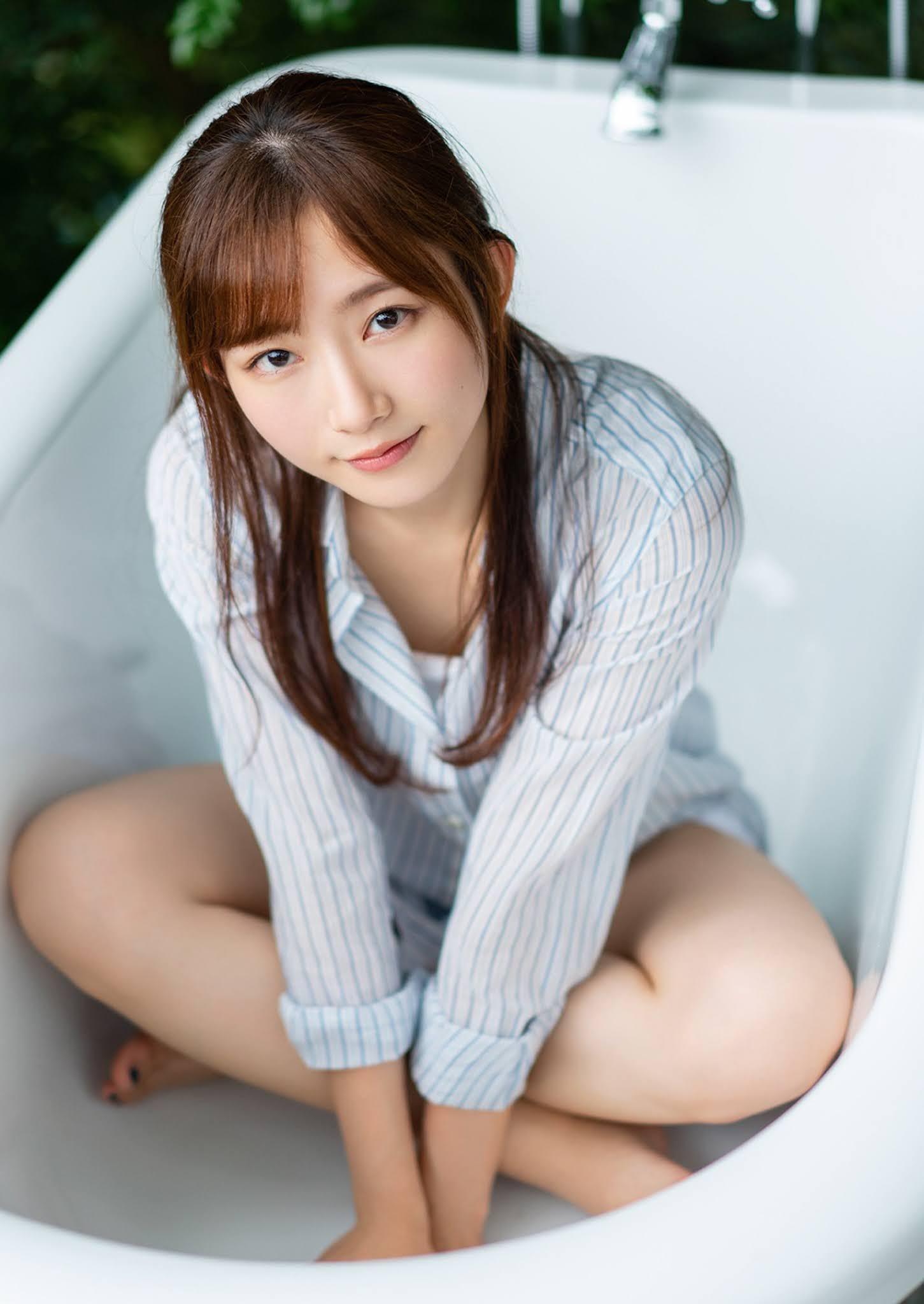 Nagisa Aoyama 青山なぎさ, Young Jump 2021 No.48 (ヤングジャンプ 2021年48号)(2)