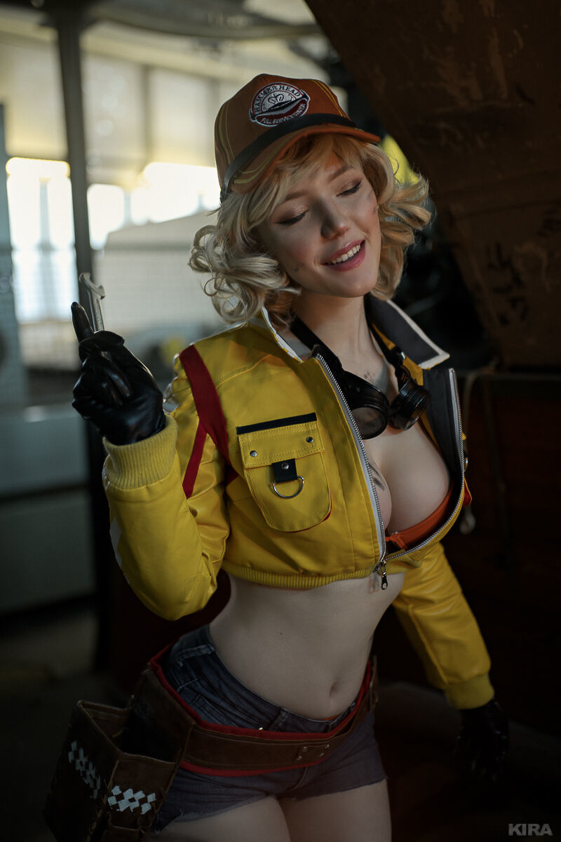 Lada Lyumos - Cindy Aurum