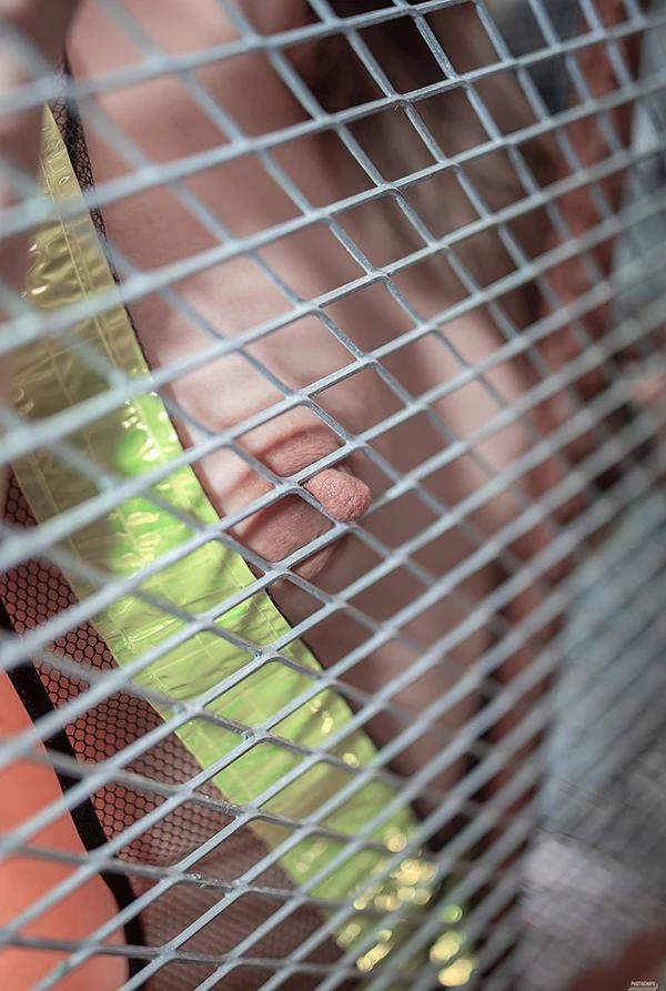 电工房里的美女Eunha火辣无圣光人体图集(30)