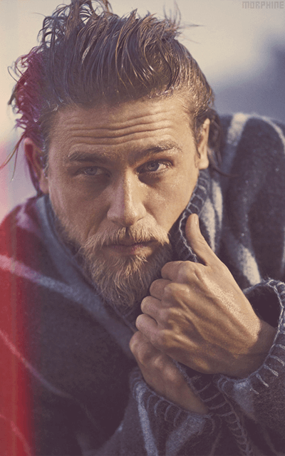 Charlie Hunnam - Page 3 74g357VN_o