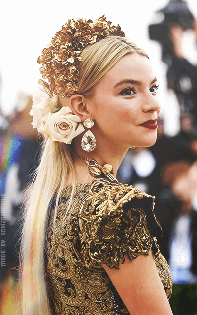 Anya Taylor-Joy YjZ4F6eQ_o