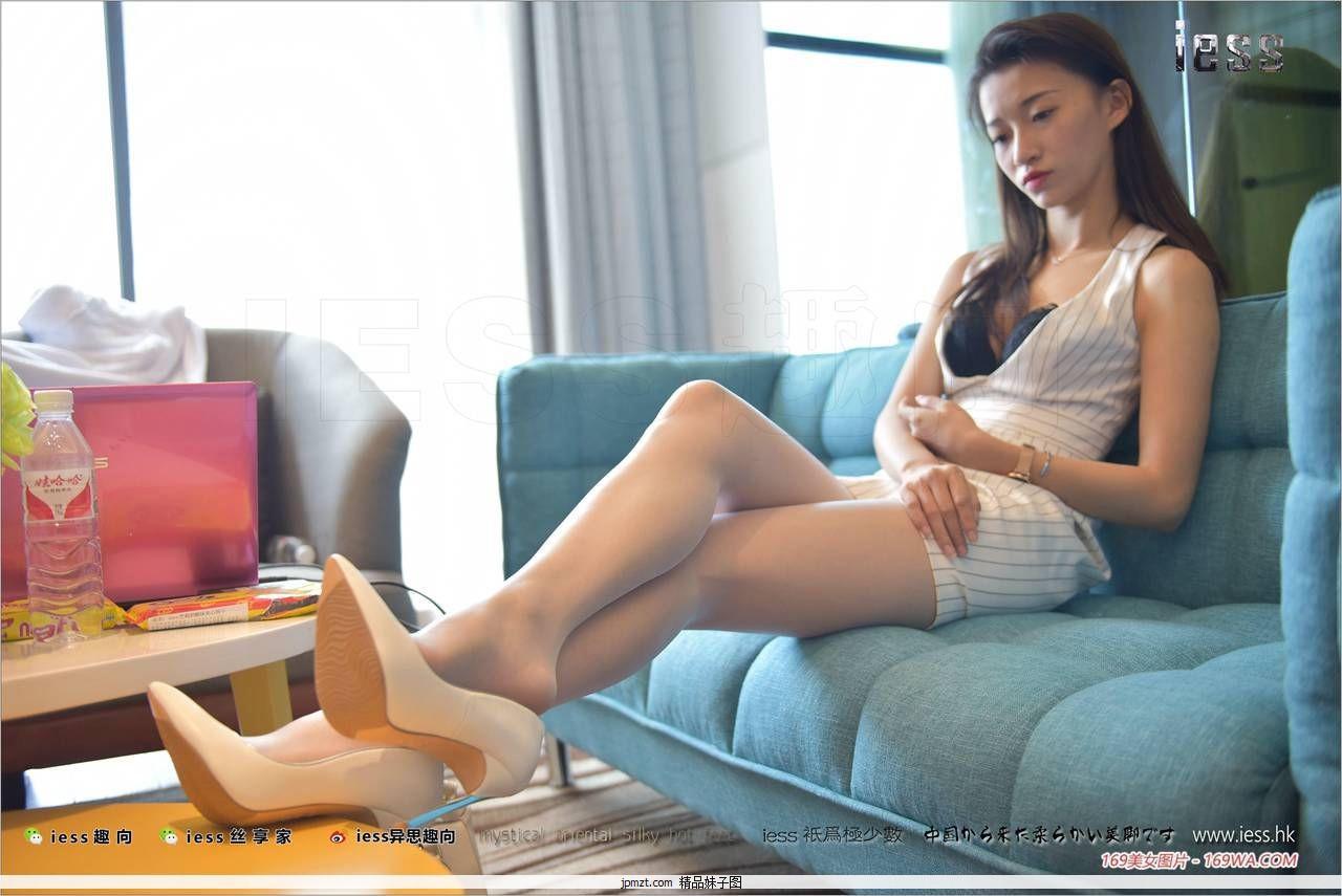 美女秋秋的高跟丝袜自拍(26)