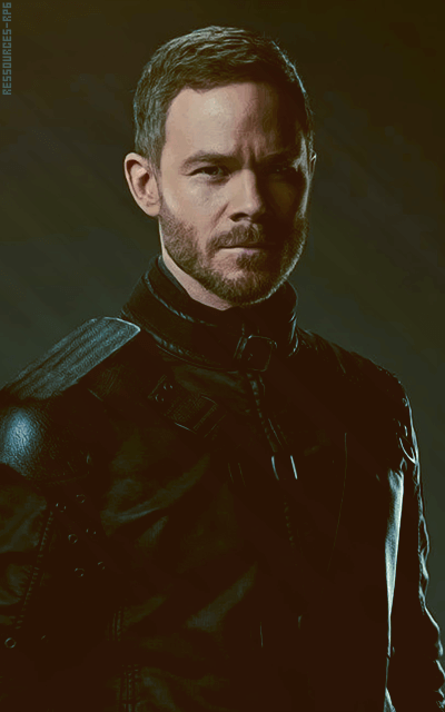 Aaron Ashmore ShlmCM16_o