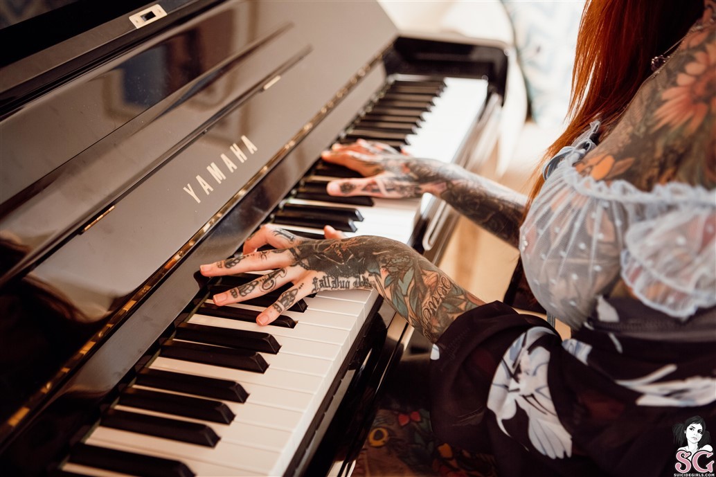 Bettyburgerbbz Suicide, Come to play piano with me