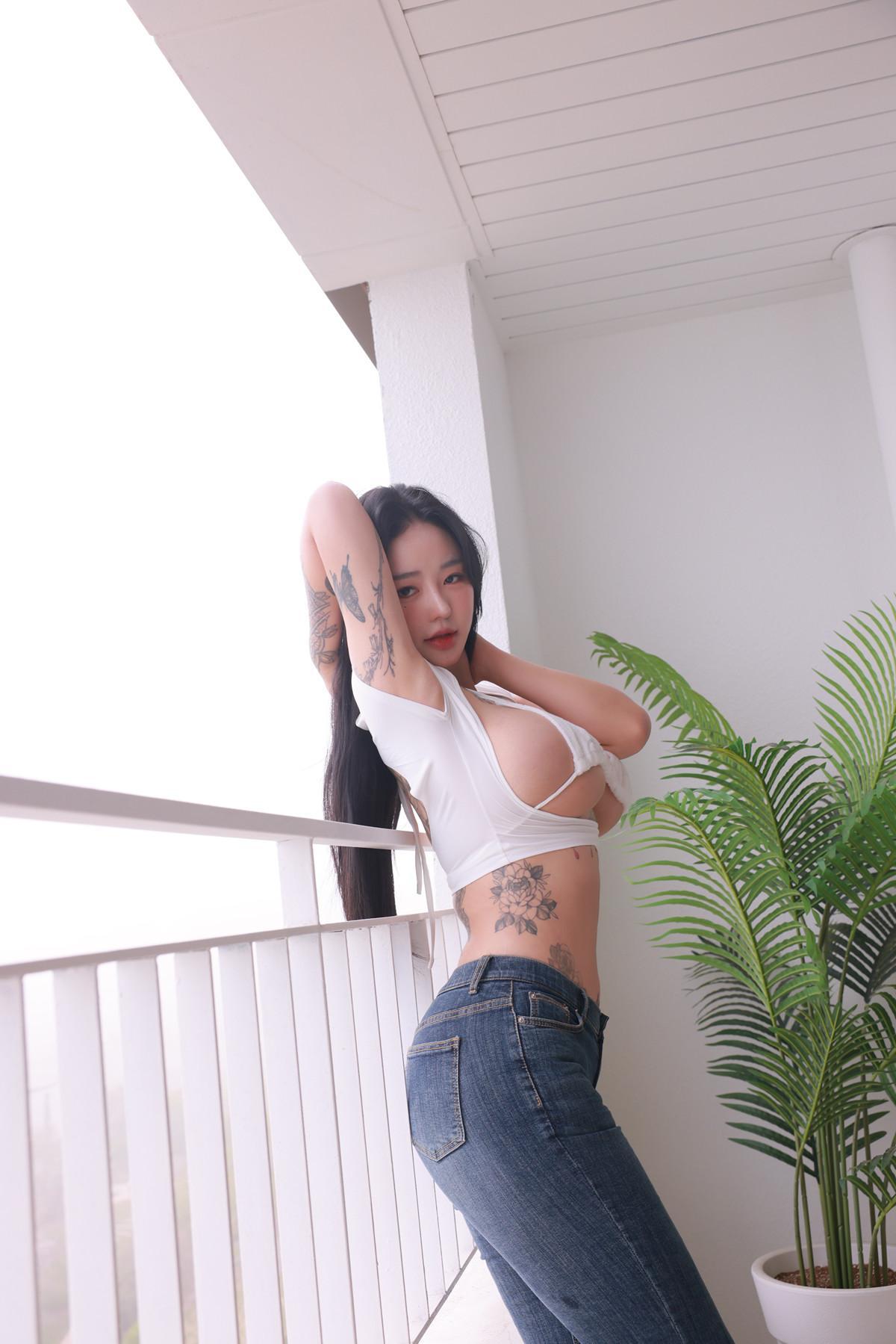 Jeon BoYeon 전보연, Photobook ‘Moo Hot Debut’ Set.01(10)