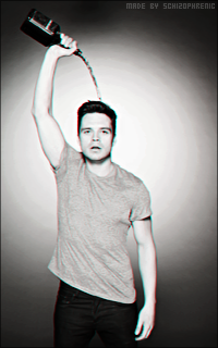 Sebastian Stan Bizxnecn_o