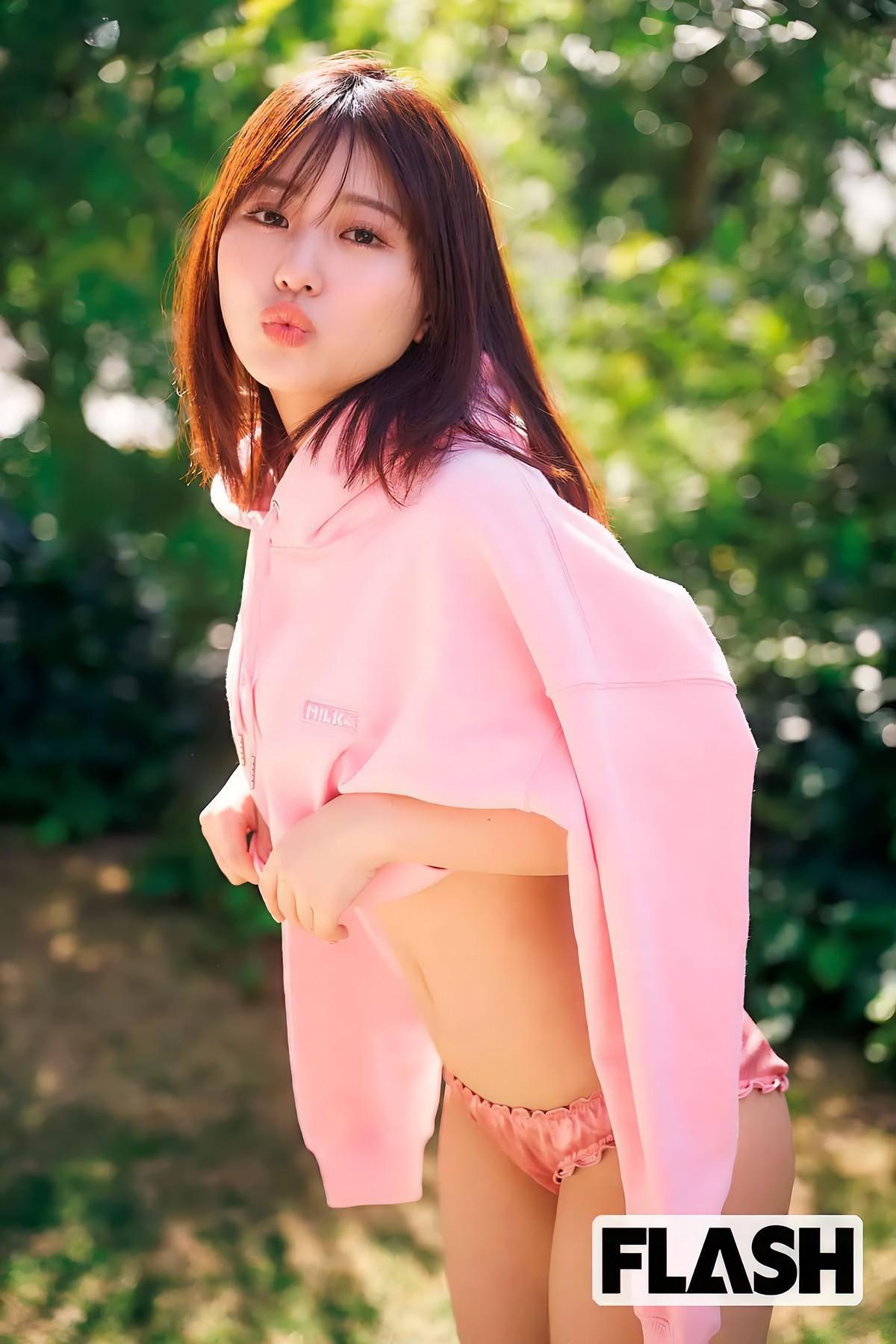 Miku Tanaka 田中美久, FLASH 2025.05.20 (フラッシュ 2025年5月20日号)(19)