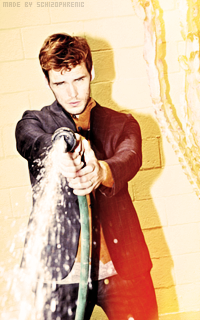 Sam Claflin KzPB8mi3_o