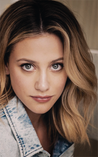 Lili Reinhart IAPG3zSI_o