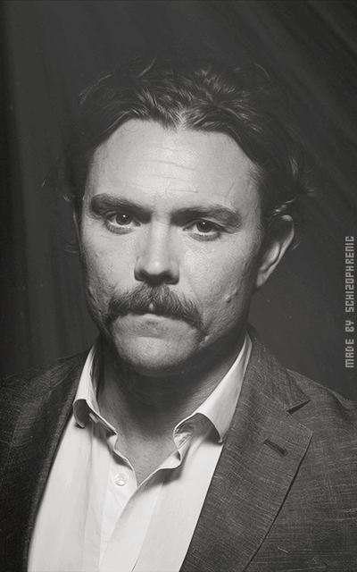 Clayne Crawford RDZDuGum_o