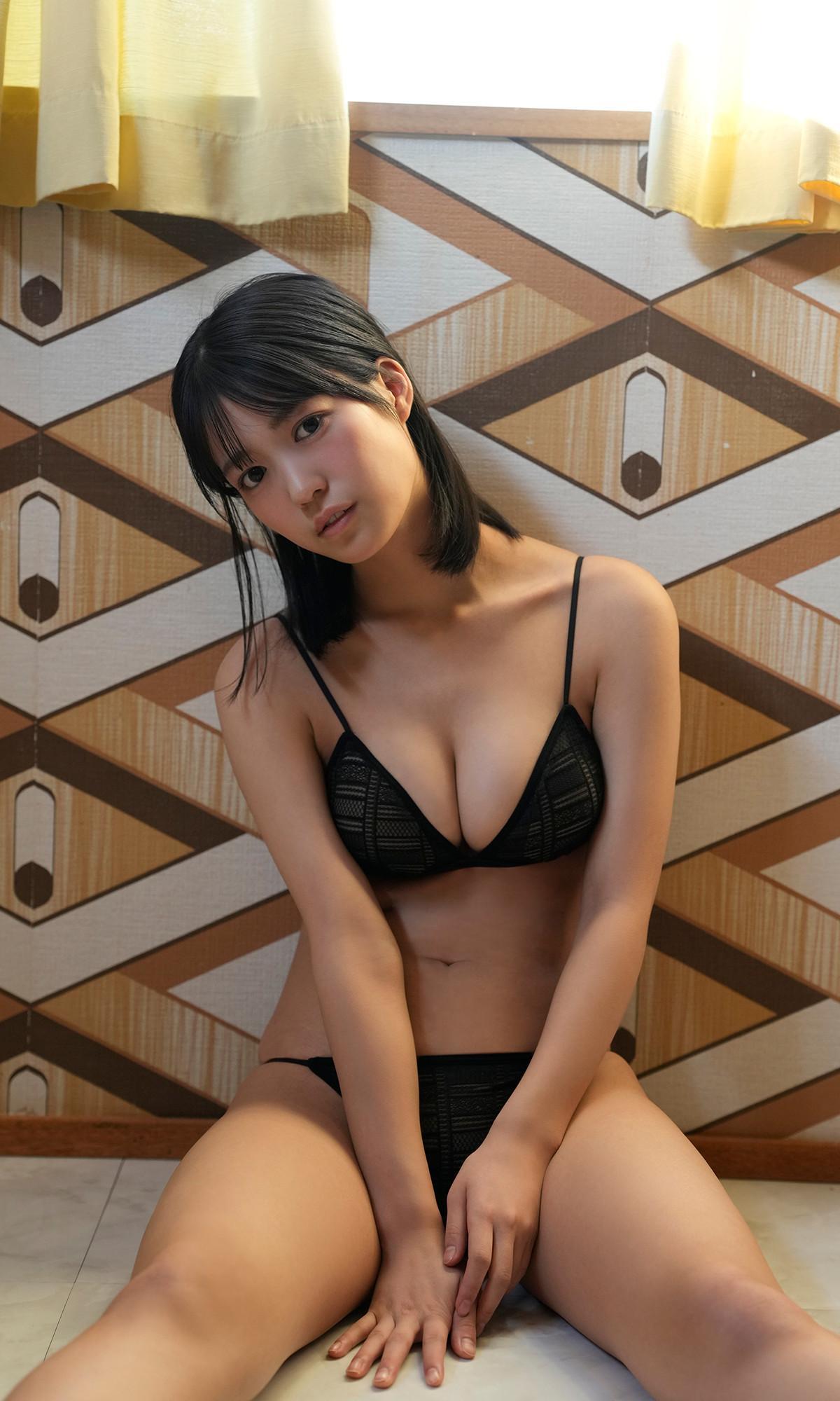 Shiki Akama 赤間四季, 週プレ PHOTO BOOK 「太陽とダンス」 Set.03(1)