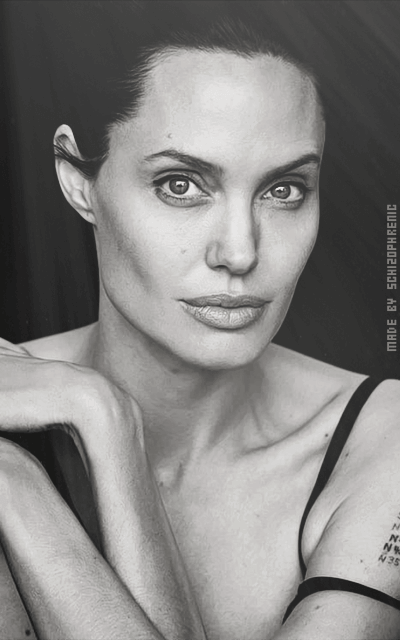 Angelina Jolie AimPHFXH_o