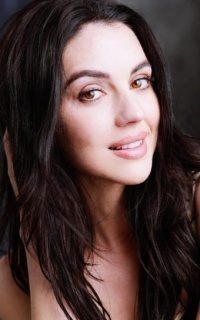 Adelaide Kane Dp8FVWb2_o