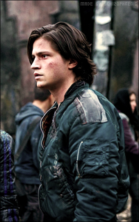 Thomas McDonell ZyVbY63t_o