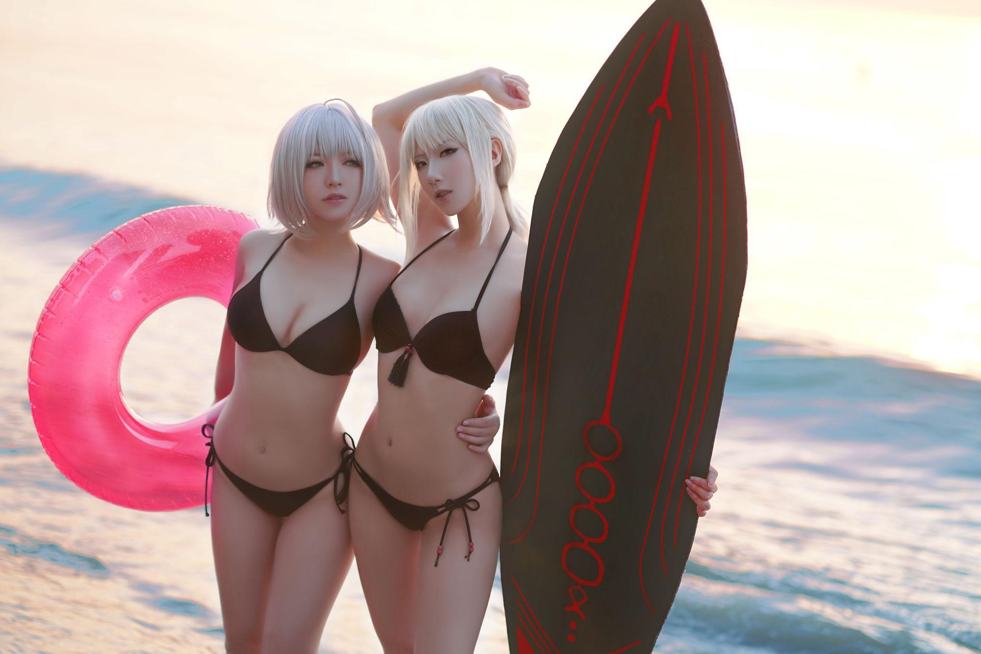 [网红COSER] 半半子&索索sophia – 海边泳装(21)