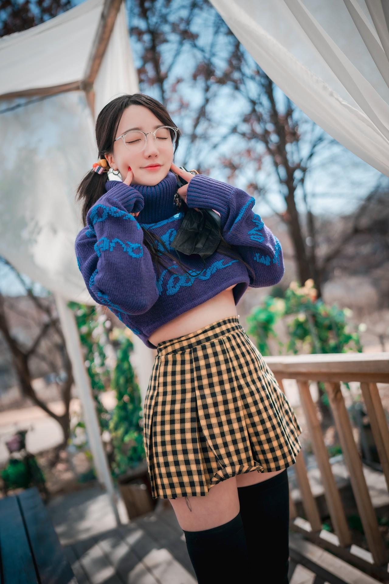 Son Yeeun 손예은, [DJAWA] Early Spring Walk in March Vol.2 (+S.Ver) Set.02(32)